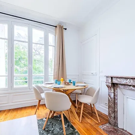 Grand New In - Iii Puteaux